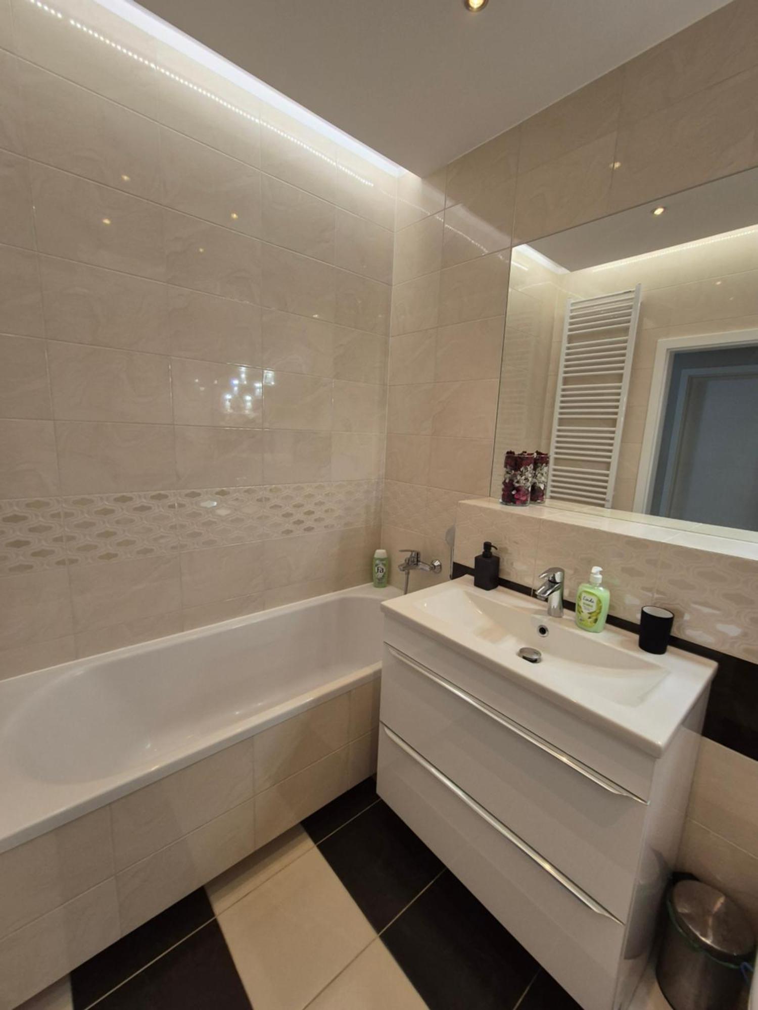 Big 21 Old Town Lux Apartment, Self Check-in 24h, Free Parking Poznan